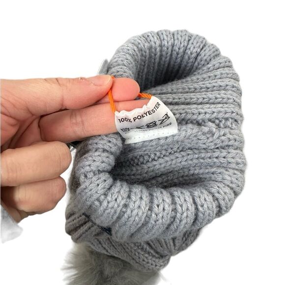 AUBRION KENNINGTON GRAY POM POM HAT ONE SIZE - Picture 4 of 4